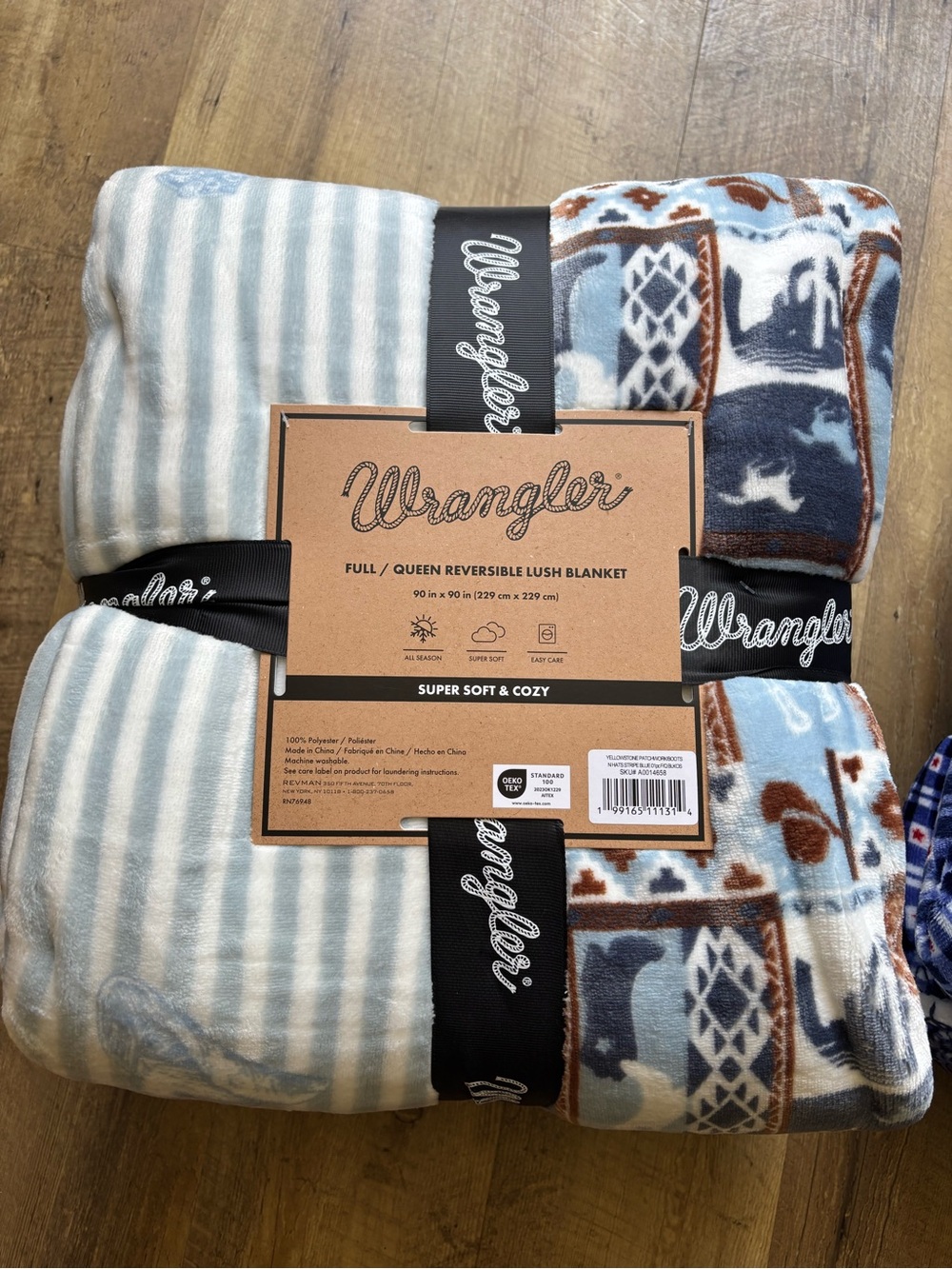 Nwt Wrangler Full/Queen Reversible Blanket